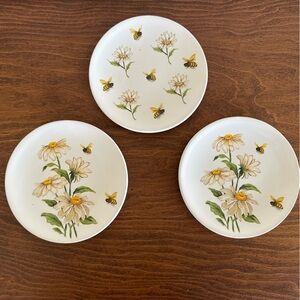 Maxcera Spring Bee Daisy Dessert Plates Set of 3 Cottagecore Floral Discontinued